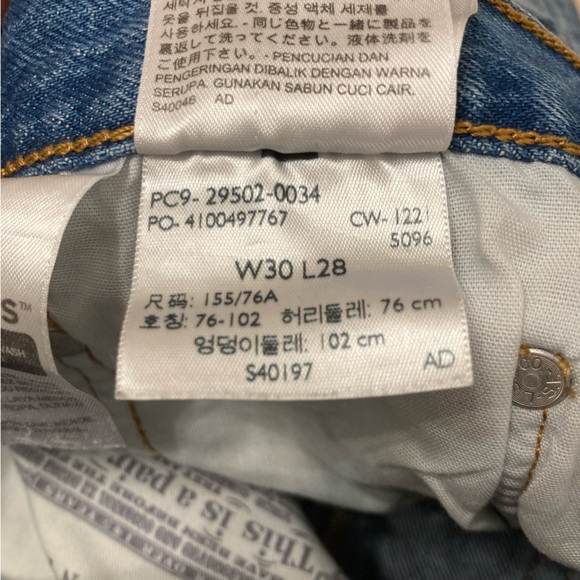 Levi’s 501 Light Wash Distressed Cropped Jeans Women’s 30x28 Straight Leg Denim - Picture 3 of 9